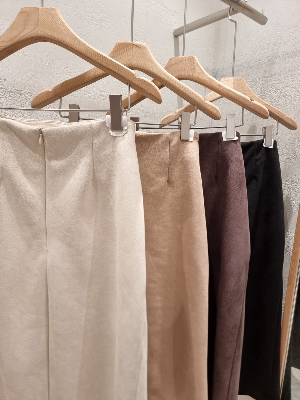 スエード調シャーリングツイストHライン(ロング丈)スカート | 詳細画像24