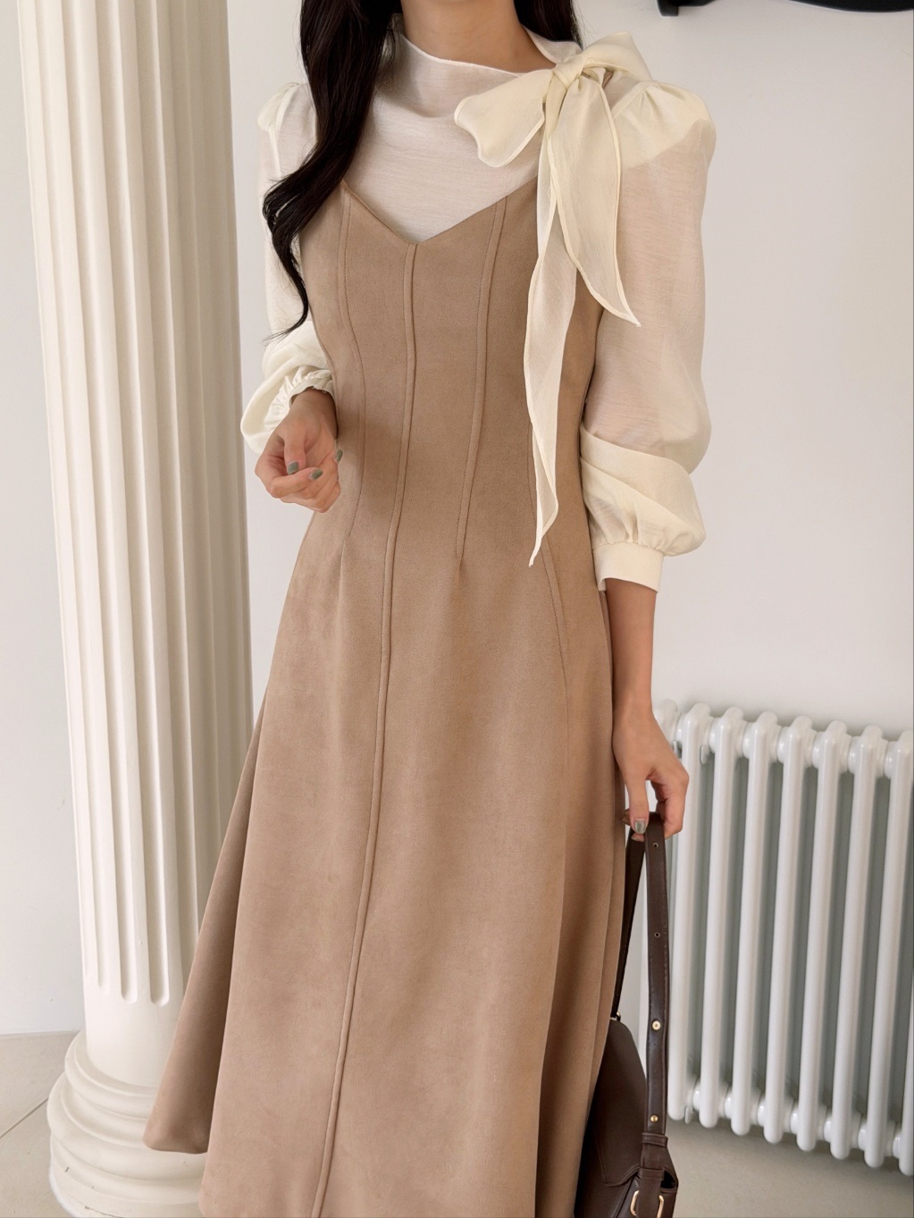 スエード調Vネックラインフレアワンピース | 詳細画像2