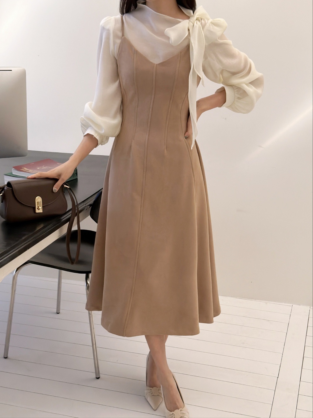 スエード調Vネックラインフレアワンピース | 詳細画像19