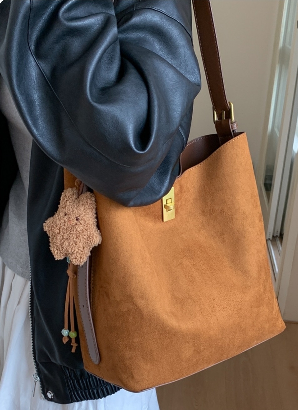 スエード調ベーシックショルダーバッグ | 詳細画像6