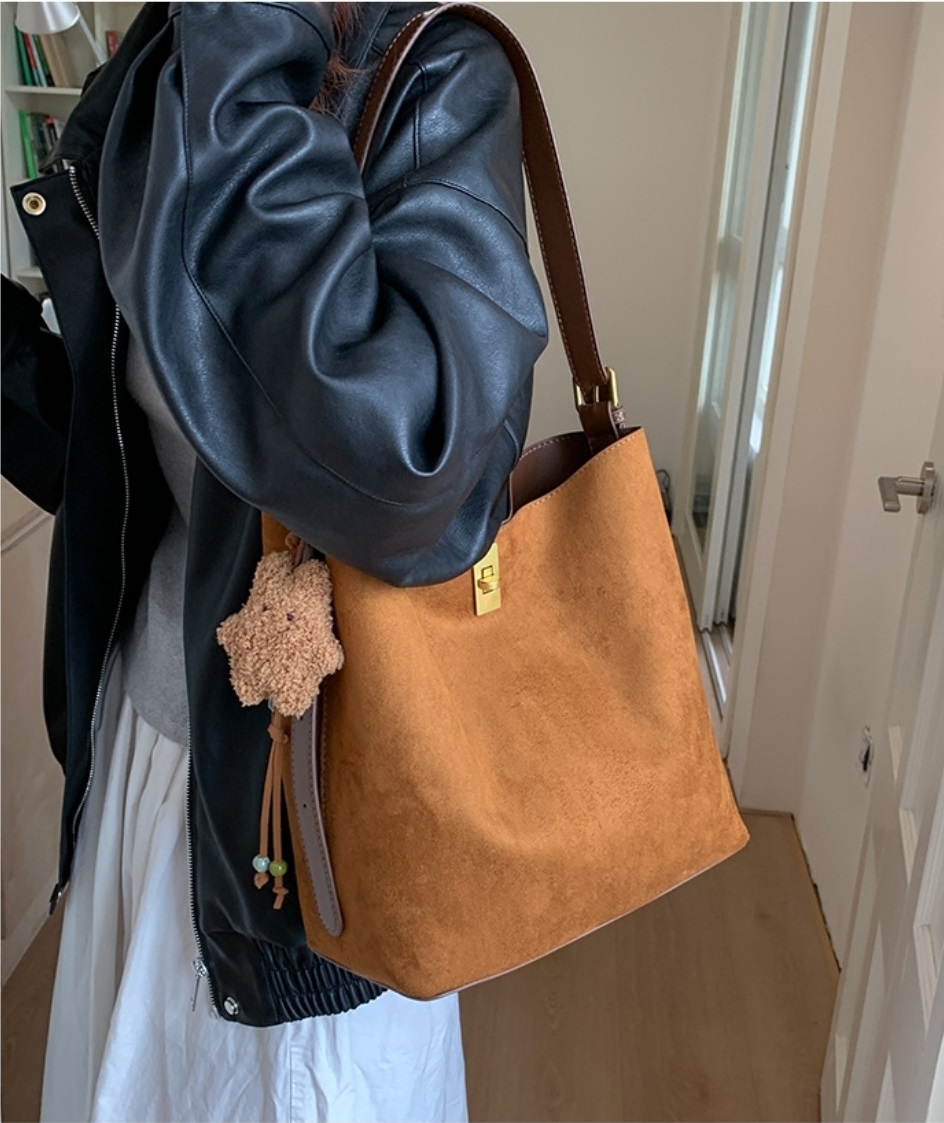 スエード調ベーシックショルダーバッグ | 詳細画像7