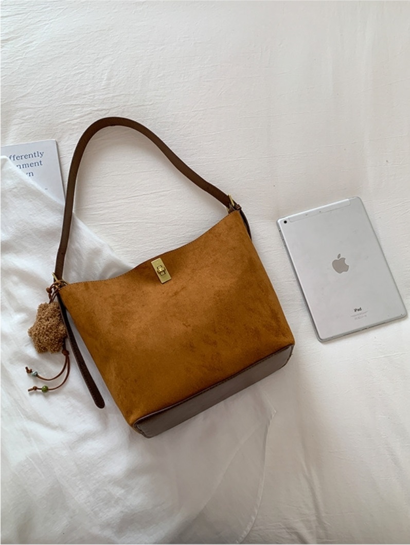 スエード調ベーシックショルダーバッグ | 詳細画像11