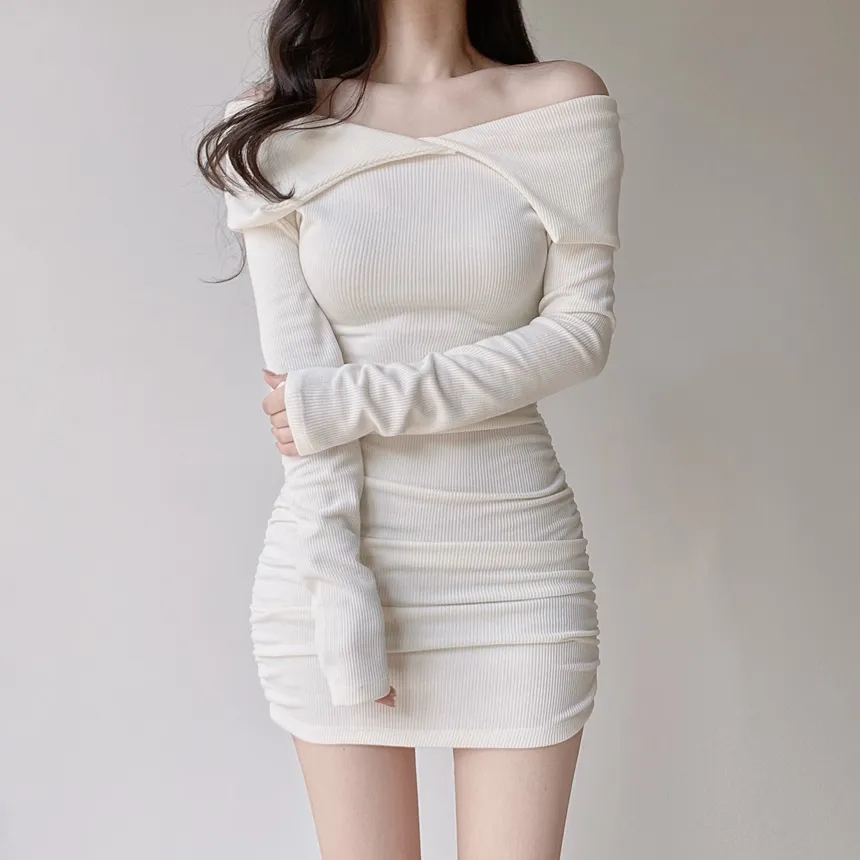 リブオフショルダーシャーリングミニワンピース | mirangmirang | 詳細画像12