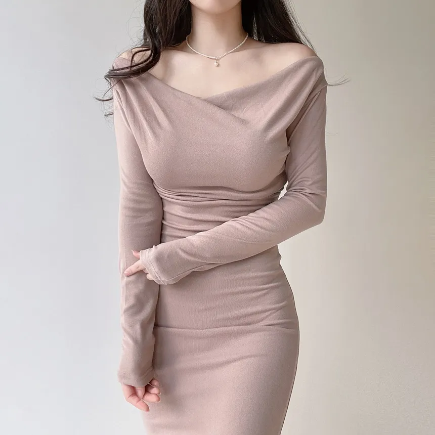 ドレープスリムロングオフショルダー無地ワンピース | mirangmirang | 詳細画像9