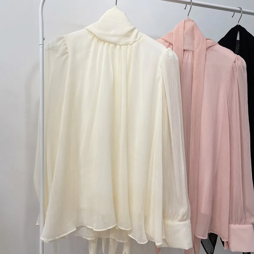 ストラップ付ハイネックスカーフネックシャーリングブラウス | mirangmirang | 詳細画像20