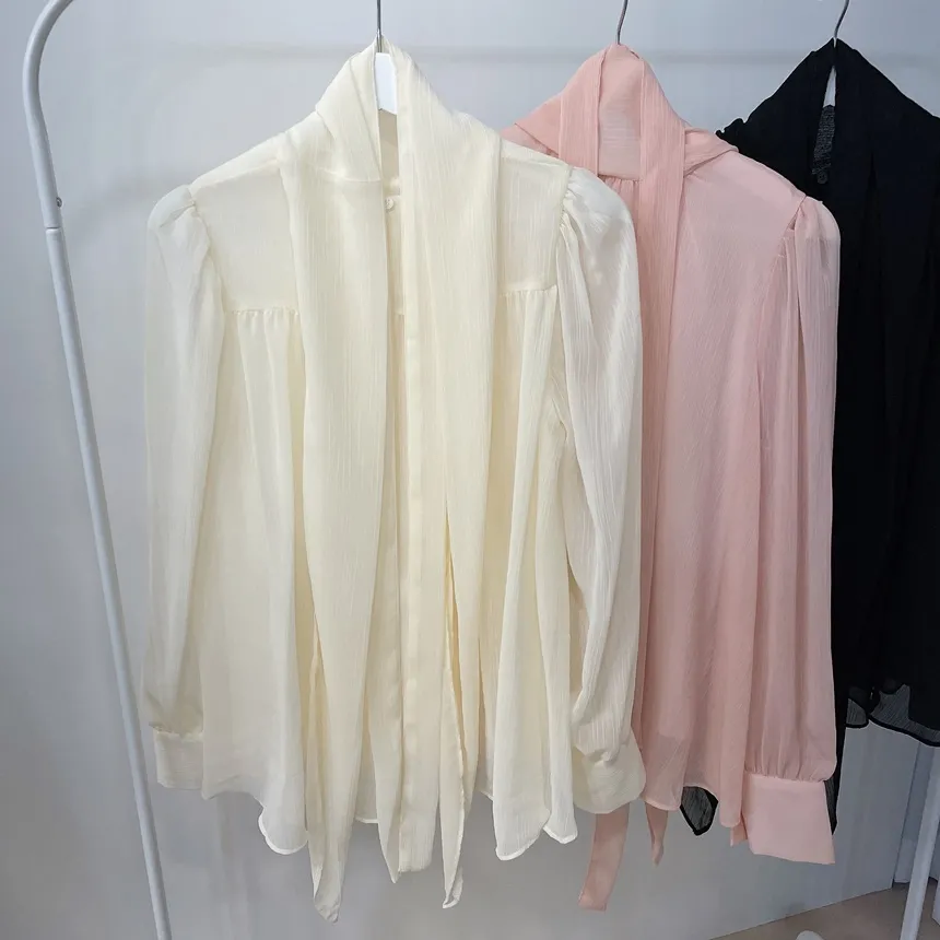 ストラップ付ハイネックスカーフネックシャーリングブラウス | mirangmirang | 詳細画像21