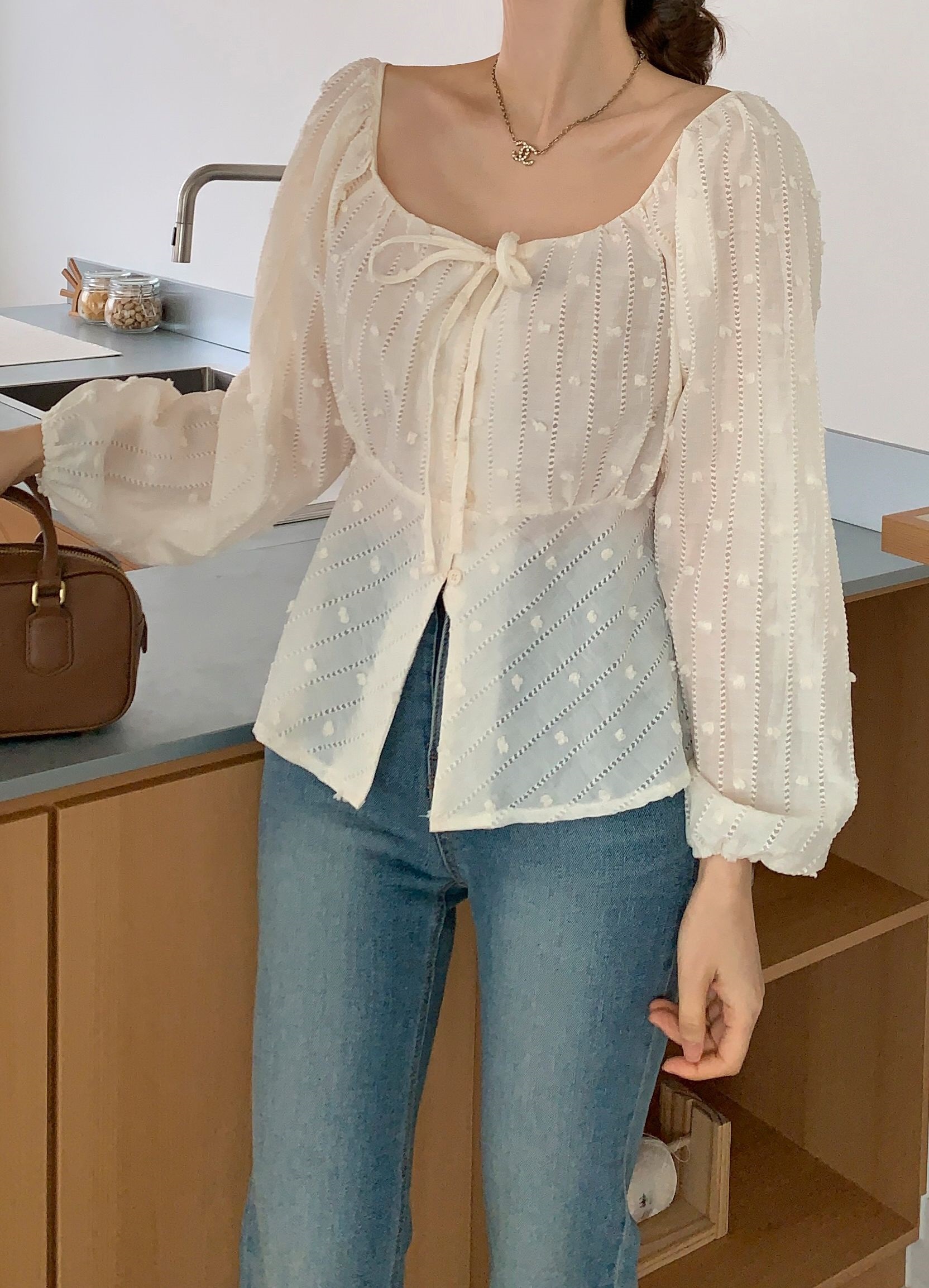 シースルーパンチングリボンスクエアネックバルーンブラウス | 詳細画像4