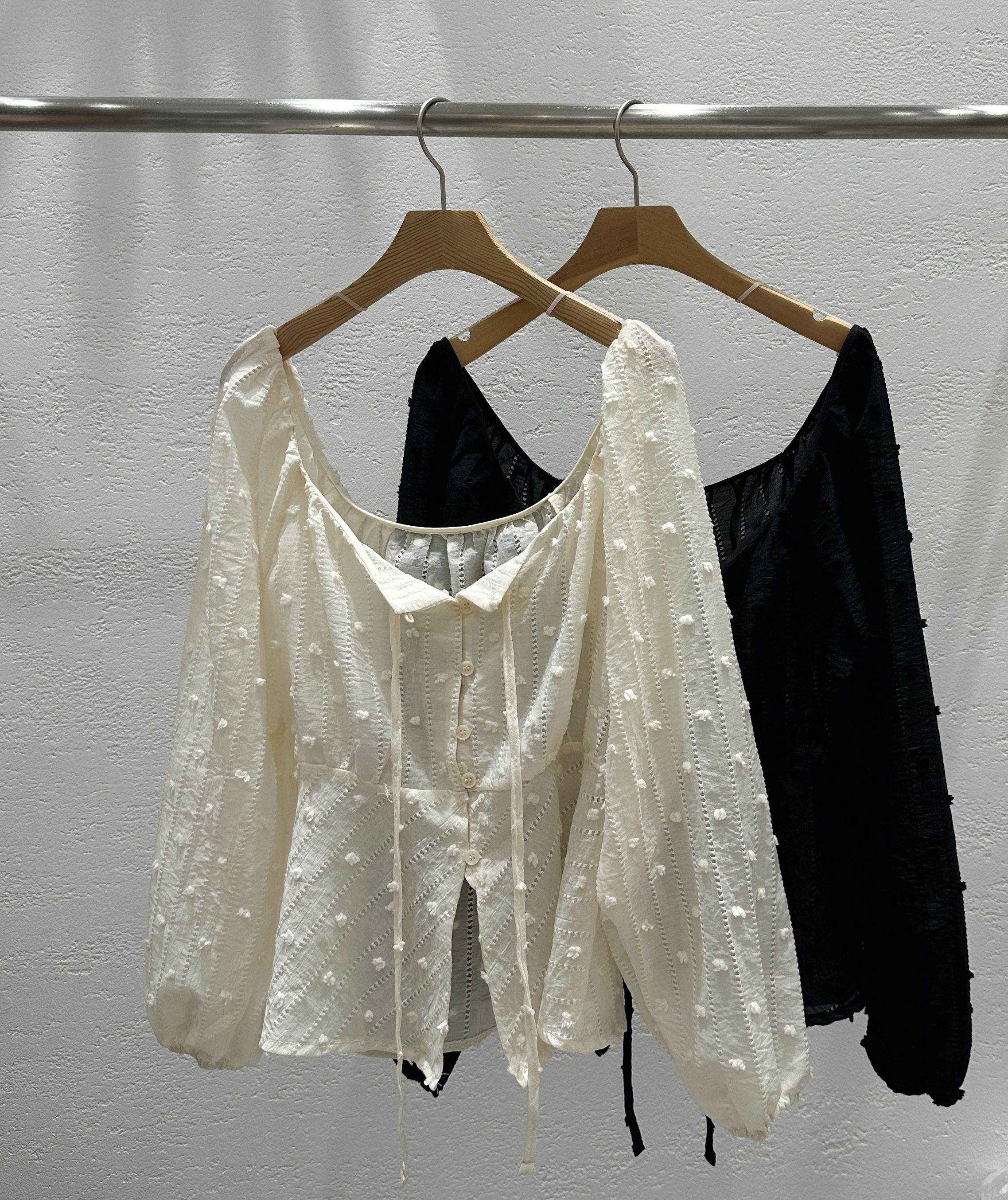 シースルーパンチングリボンスクエアネックバルーンブラウス | 詳細画像16