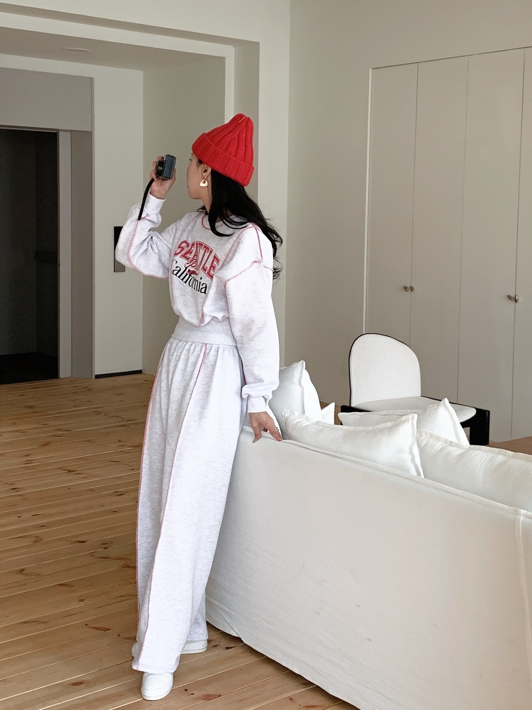 起毛裏地ラウンドネックウエストゴム長袖ワイドロゴセットアップパンツスウェット | 詳細画像12