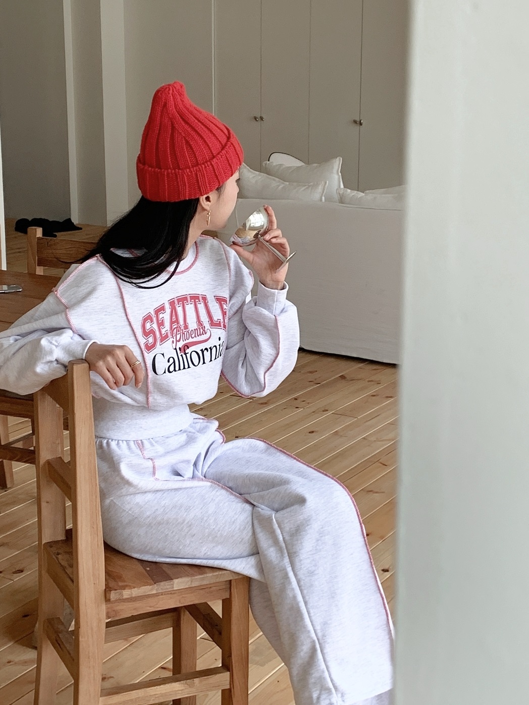 起毛裏地ラウンドネックウエストゴム長袖ワイドロゴセットアップパンツスウェット | 詳細画像10