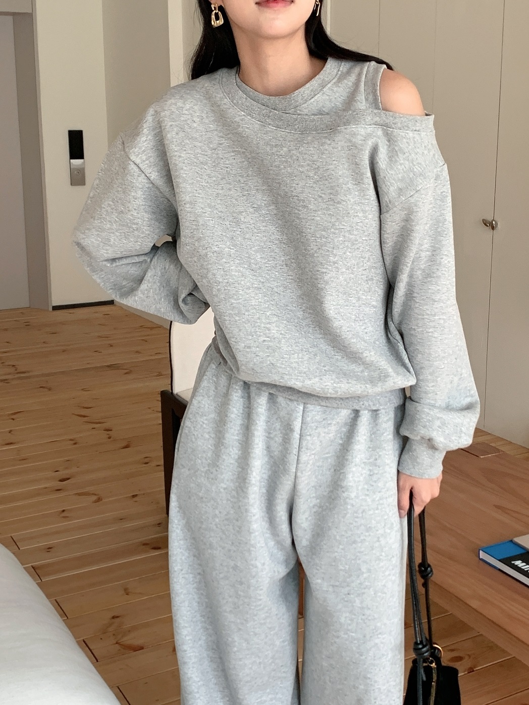 起毛裏地ワンショルダースリットウエストゴムアンバランス長袖ワイドセットアップパンツスウェットトレーニング | 詳細画像2