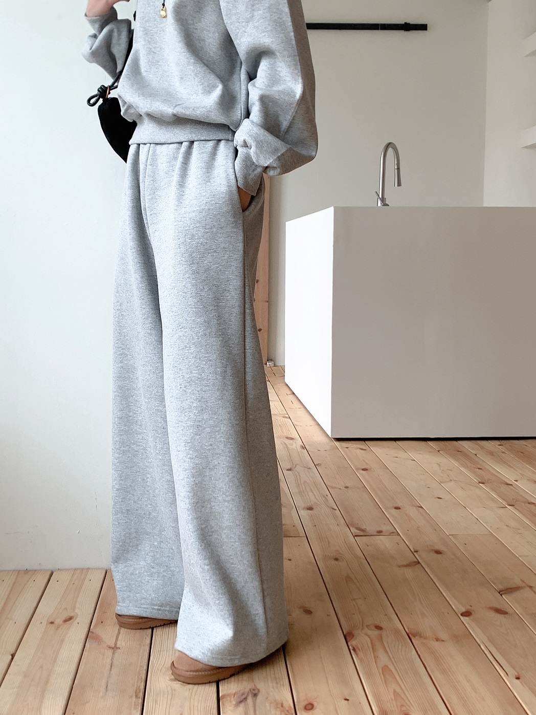 起毛裏地ワンショルダースリットウエストゴムアンバランス長袖ワイドセットアップパンツスウェットトレーニング | 詳細画像4