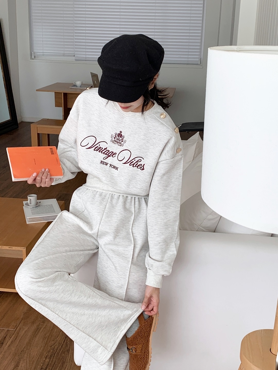 起毛裏地ラウンドネックウエストゴム長袖ワイド刺繍セットアップパンツスウェットトレーニング | 詳細画像2
