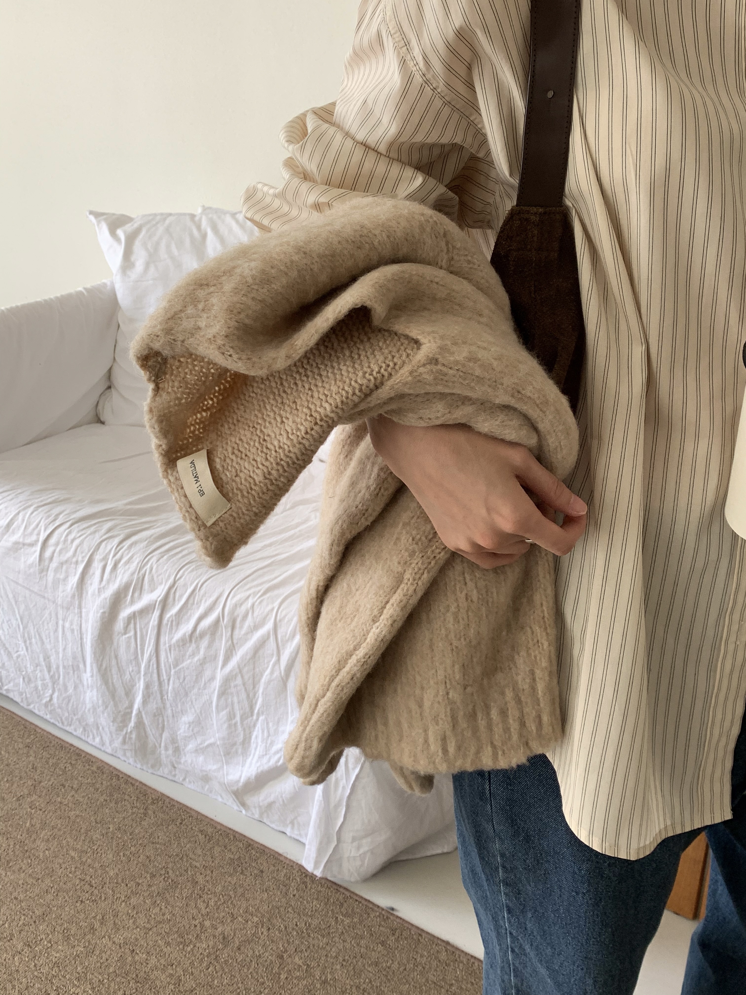 Vネックルーズ長袖ニット | 詳細画像12