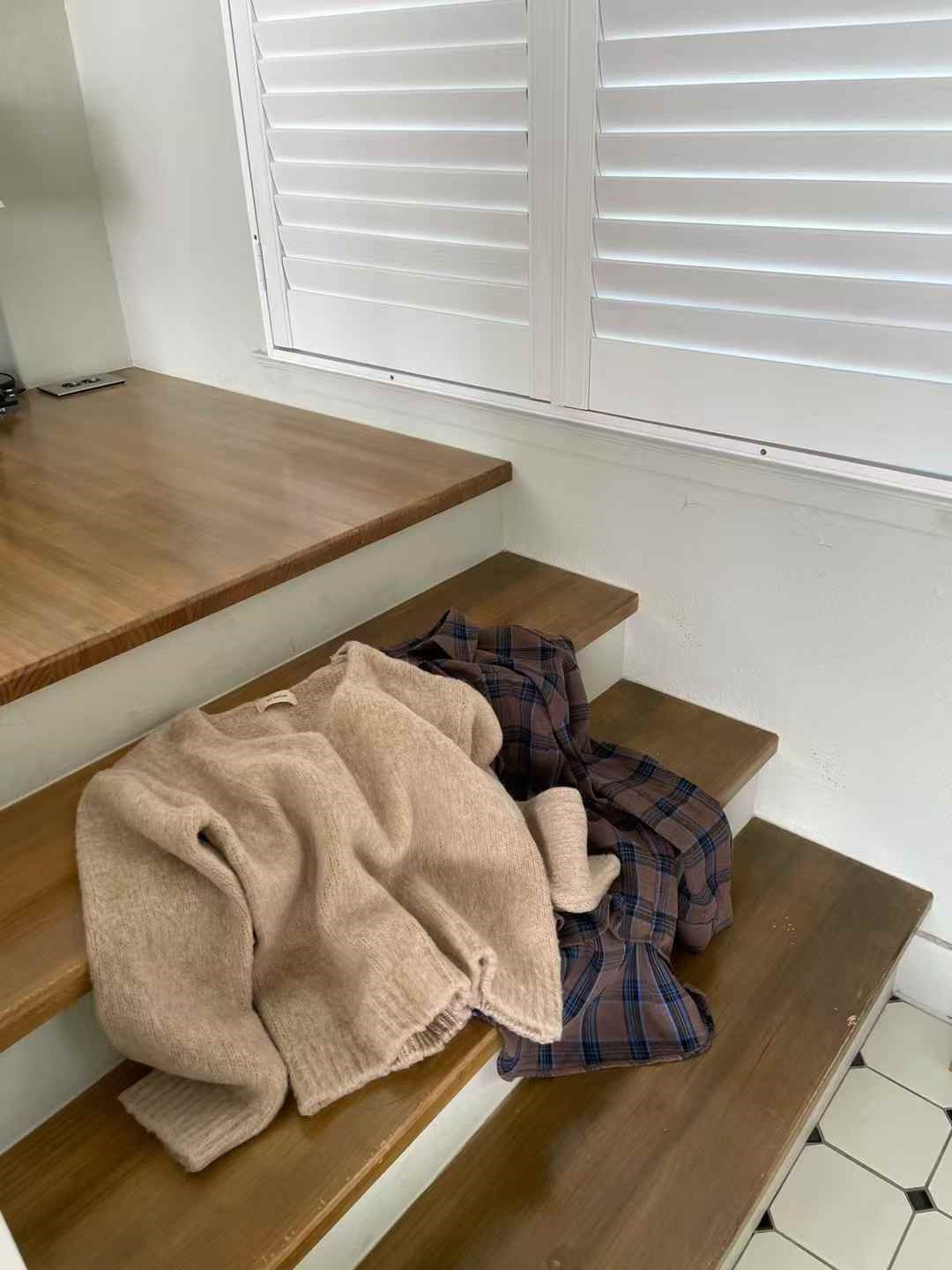 Vネックルーズ長袖ニット | 詳細画像18