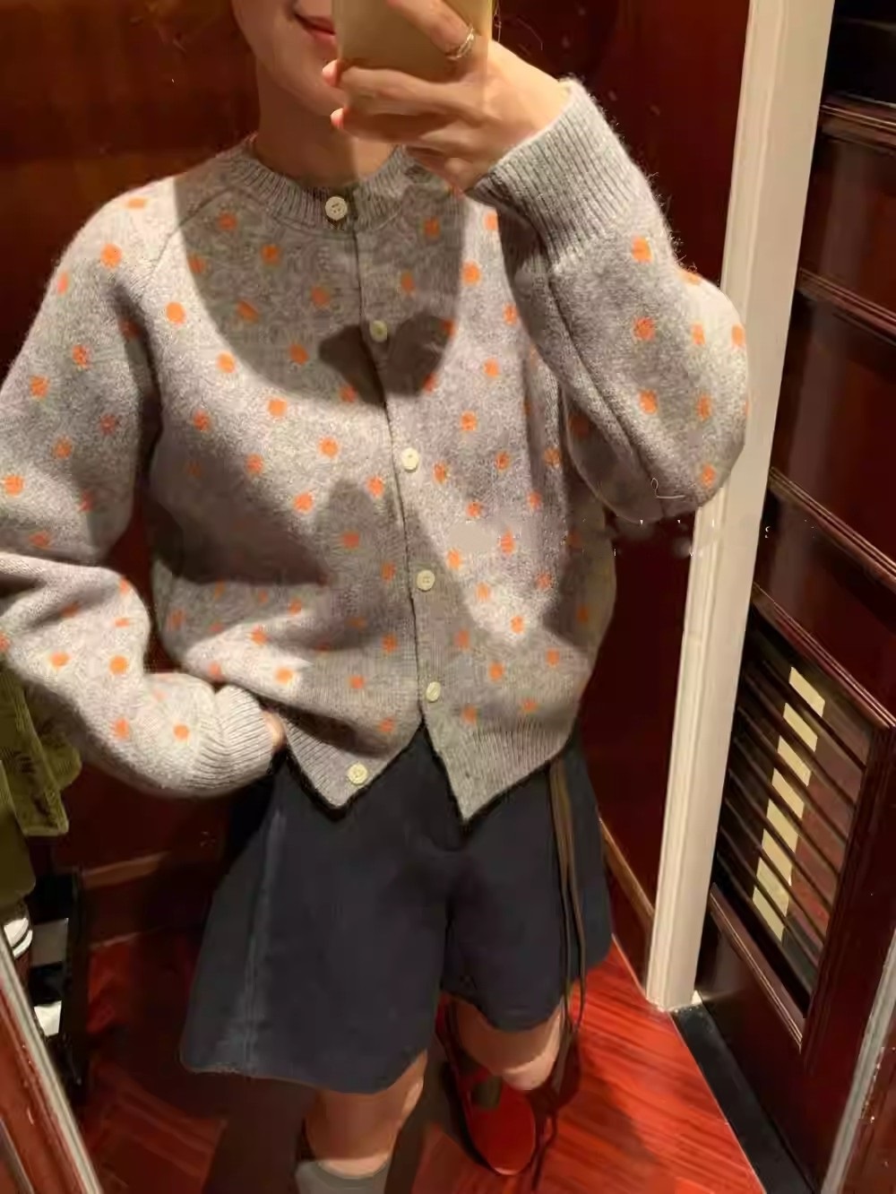 ボタンラウンドネックドットカラーカーディガン | 詳細画像3