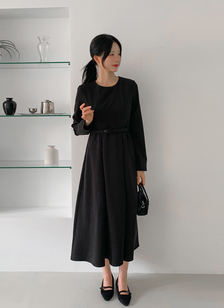 ベルト付ロングラウンドネックジップアップフレアタックワンピース