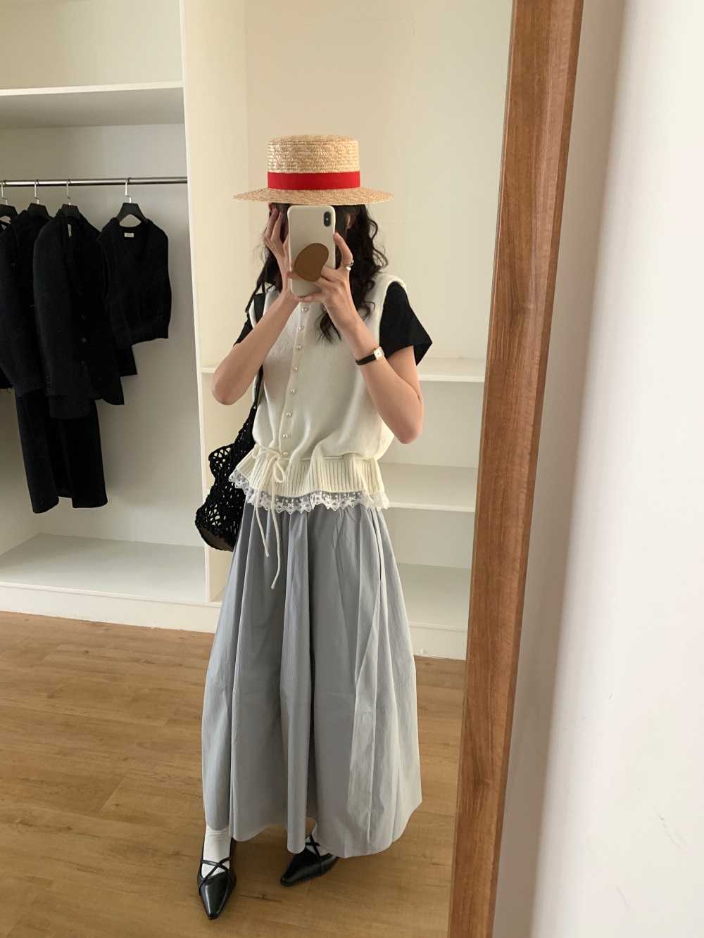 ウール混ラウンドネックドローストリングパール調ボタンレースベスト | 詳細画像2