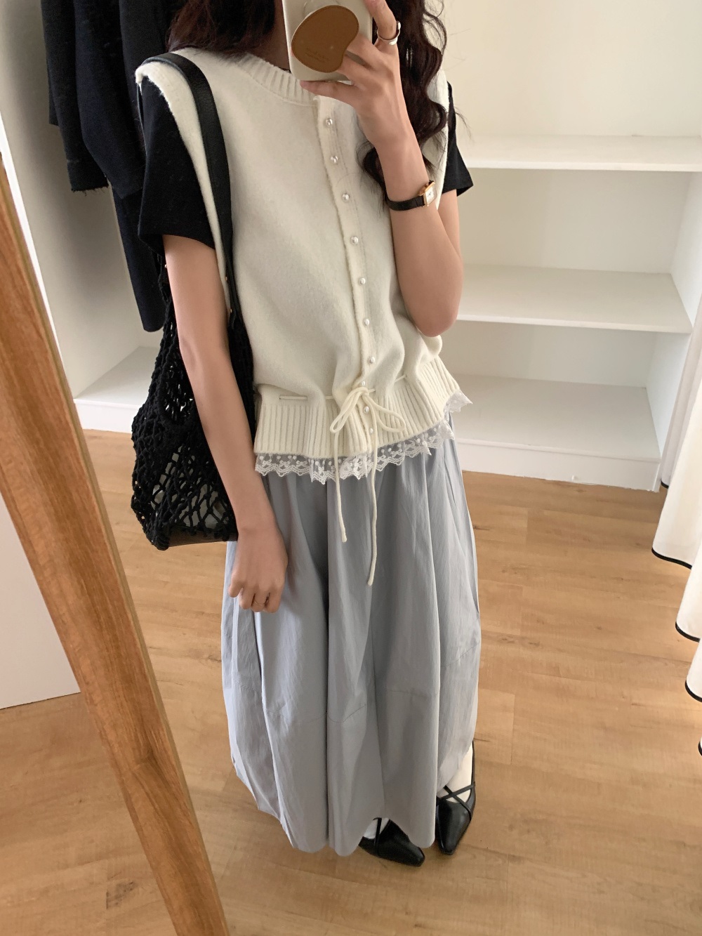 ウール混ラウンドネックドローストリングパール調ボタンレースベスト | 詳細画像3