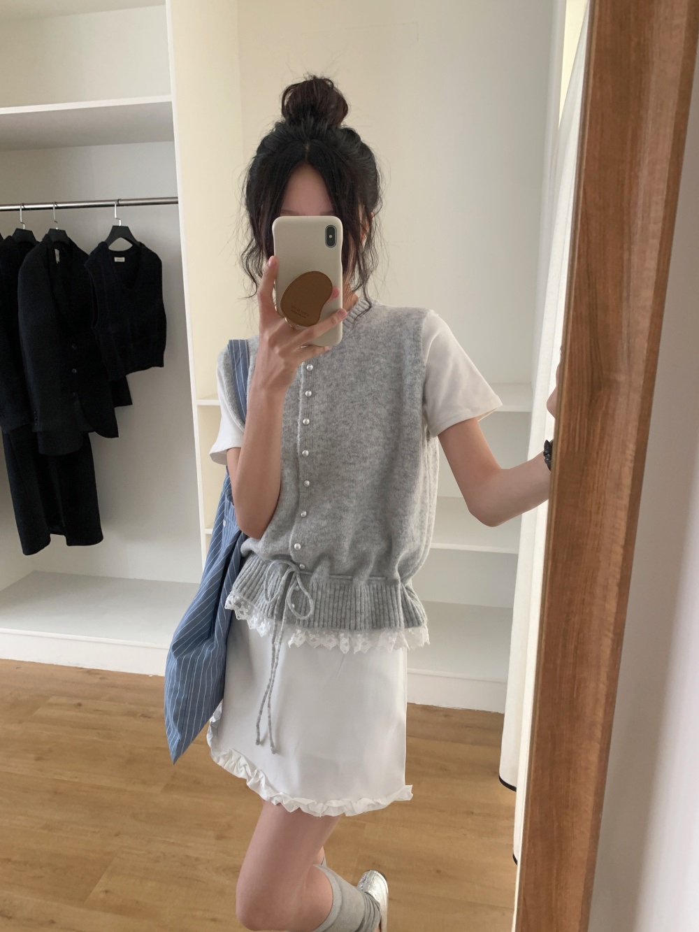 ウール混ラウンドネックドローストリングパール調ボタンレースベスト | 詳細画像7