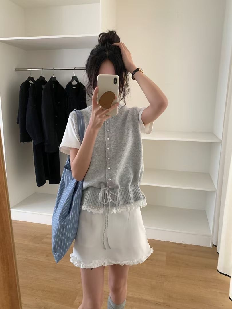 ウール混ラウンドネックドローストリングパール調ボタンレースベスト | 詳細画像9