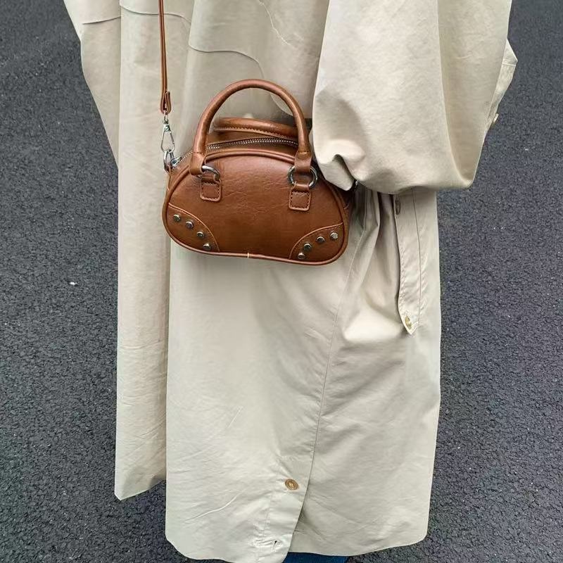 レザー調ジップアップスタッズショルダーバッグトートバッグ | 詳細画像2