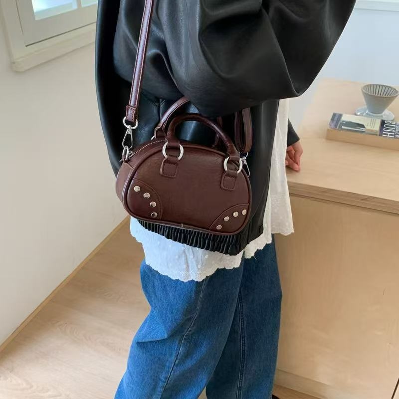 レザー調ジップアップスタッズショルダーバッグトートバッグ | 詳細画像4