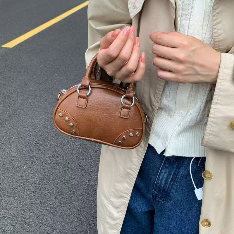 レザー調ジップアップスタッズショルダーバッグトートバッグ | 詳細画像7