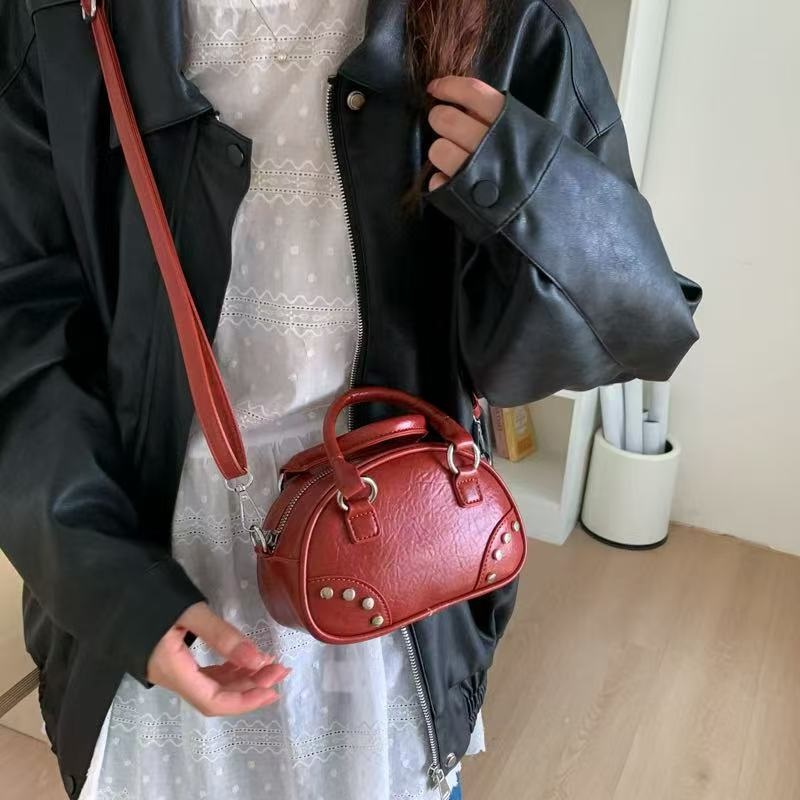 レザー調ジップアップスタッズショルダーバッグトートバッグ | 詳細画像8