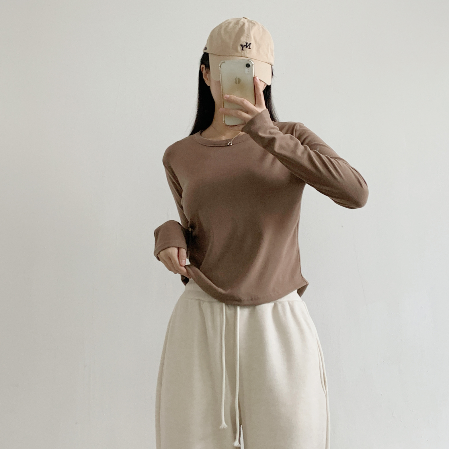 ラウンドネックベーシック長袖セミクロップド無地カラーTシャツ | 詳細画像7