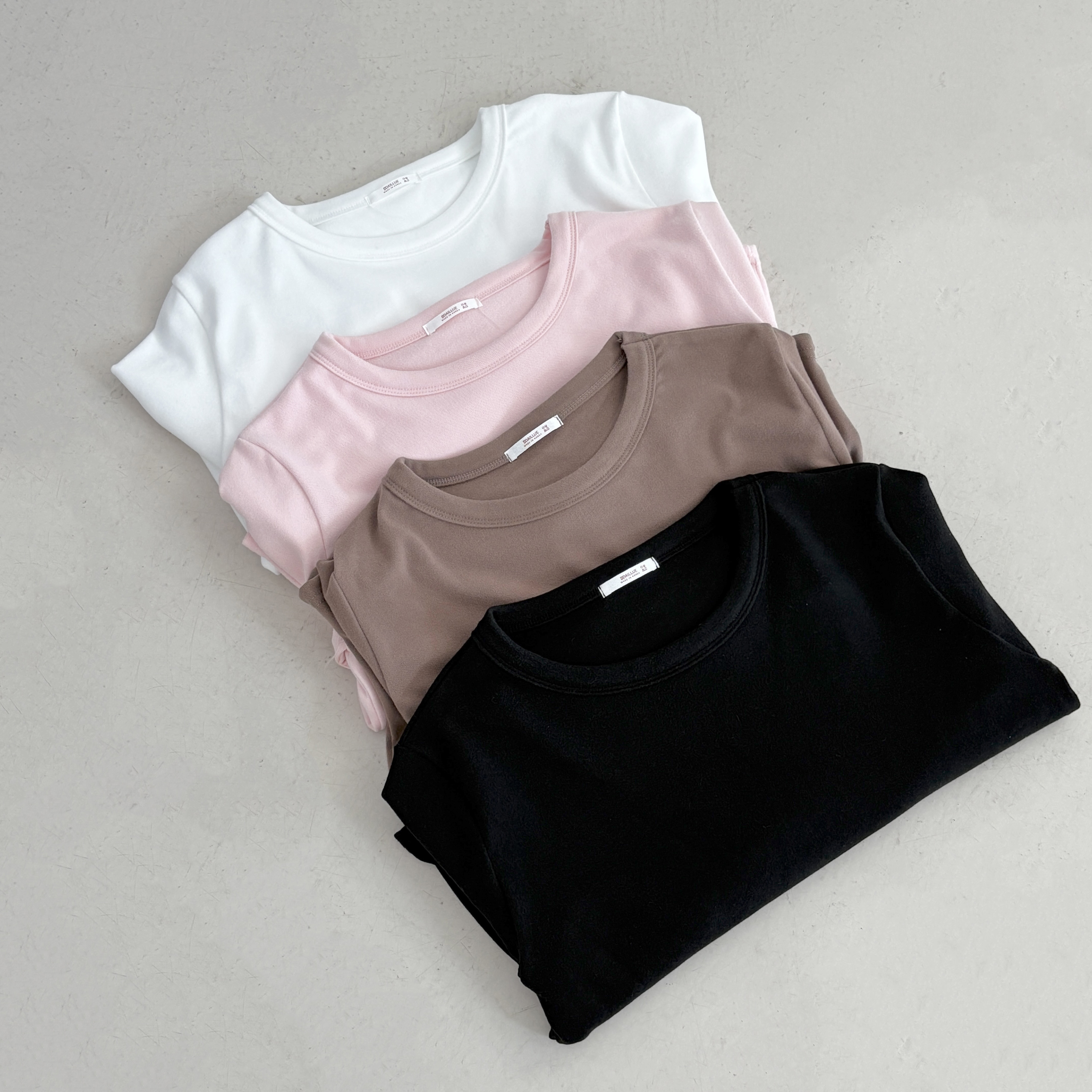 ラウンドネックベーシック長袖セミクロップド無地カラーTシャツ | 詳細画像21