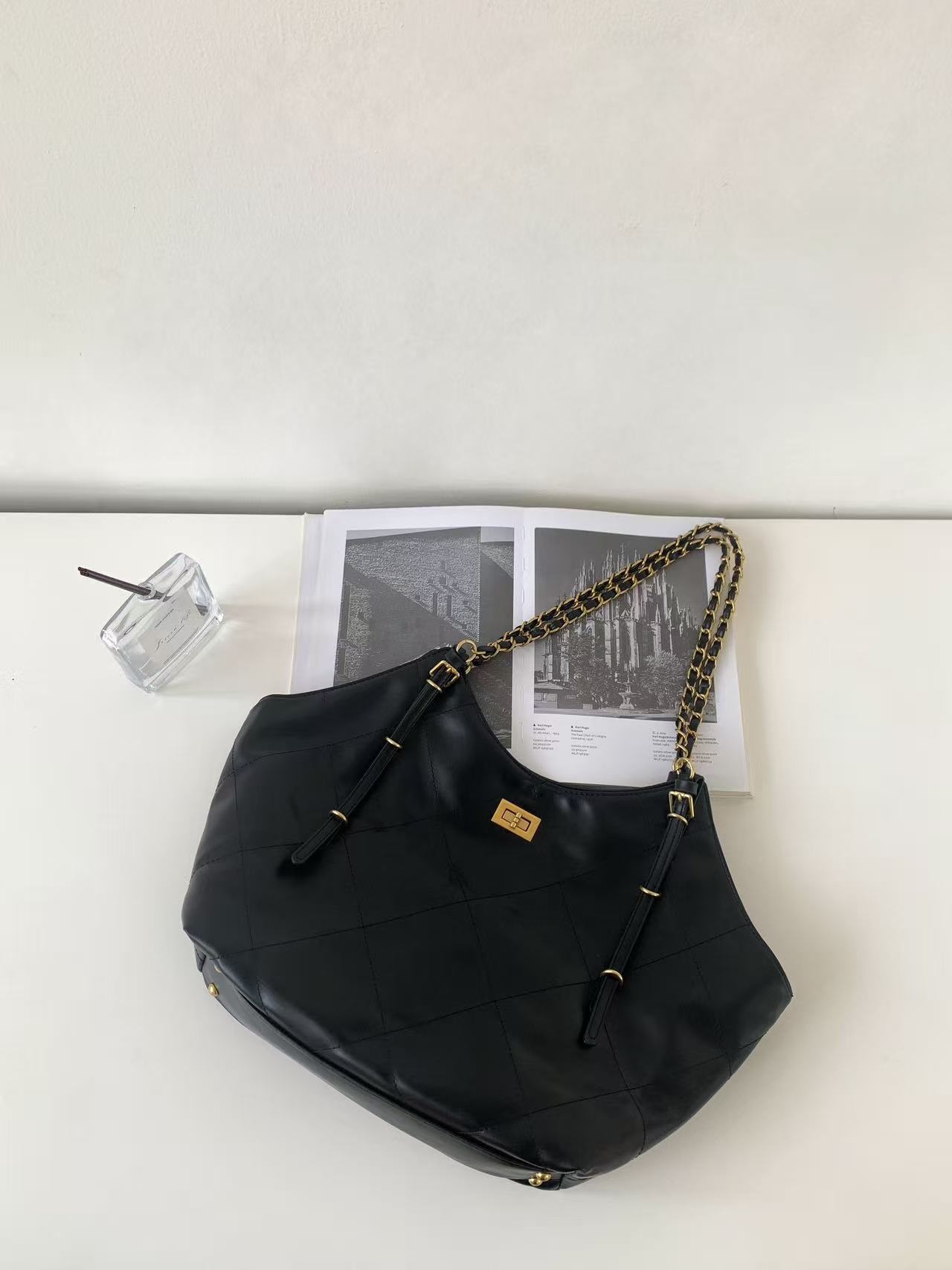 レザー調リボンチェーントートバッグ | 詳細画像12