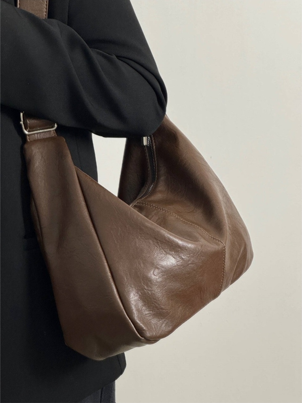 レザー調ラインベーシック無地ショルダーバッグ | 詳細画像3