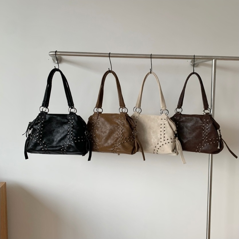 レザー調スタッズトートバッグ | 詳細画像16