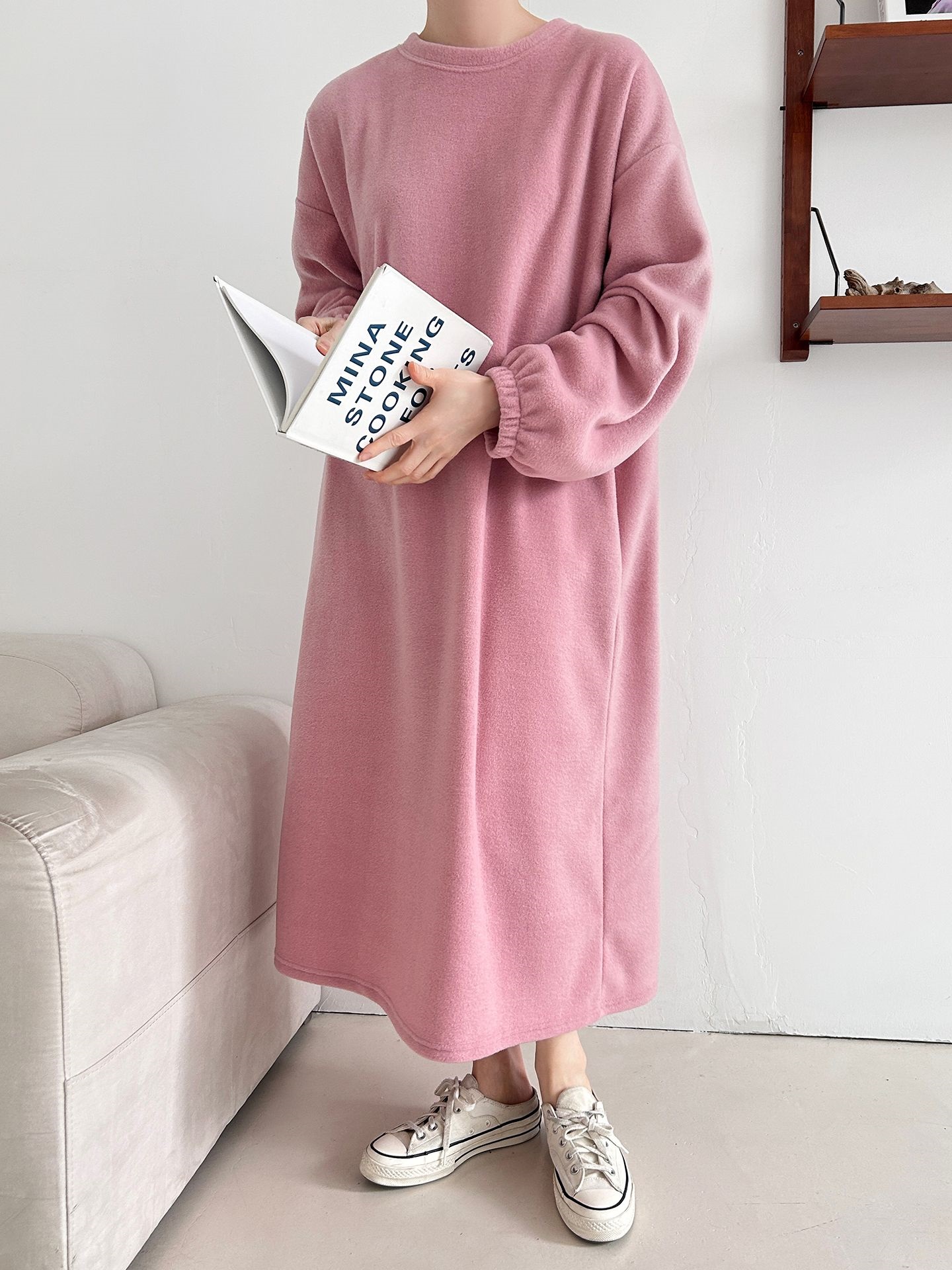 フリースラウンドネックボクシーロング無地カラーワンピース | 詳細画像17