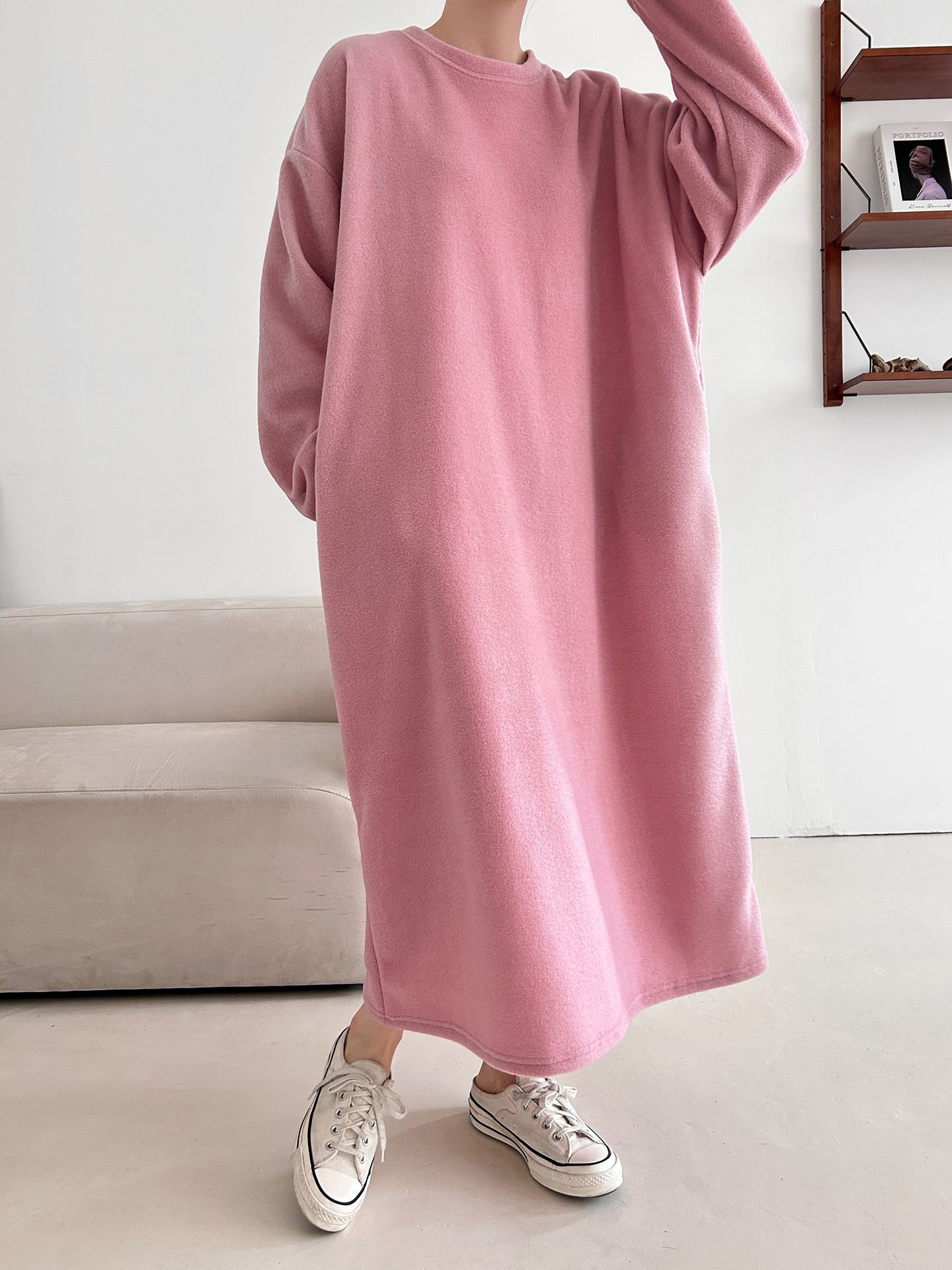 フリースラウンドネックボクシーロング無地カラーワンピース | 詳細画像19