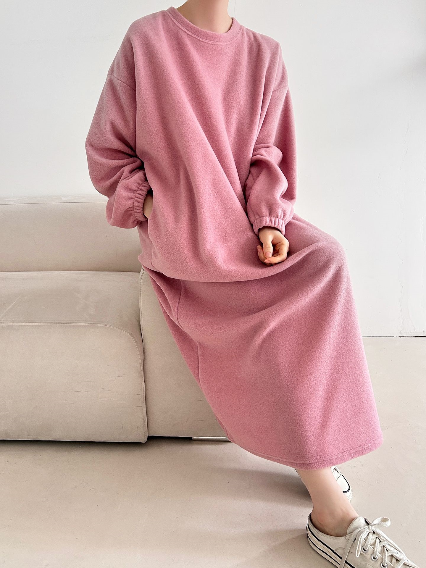 フリースラウンドネックボクシーロング無地カラーワンピース | 詳細画像21