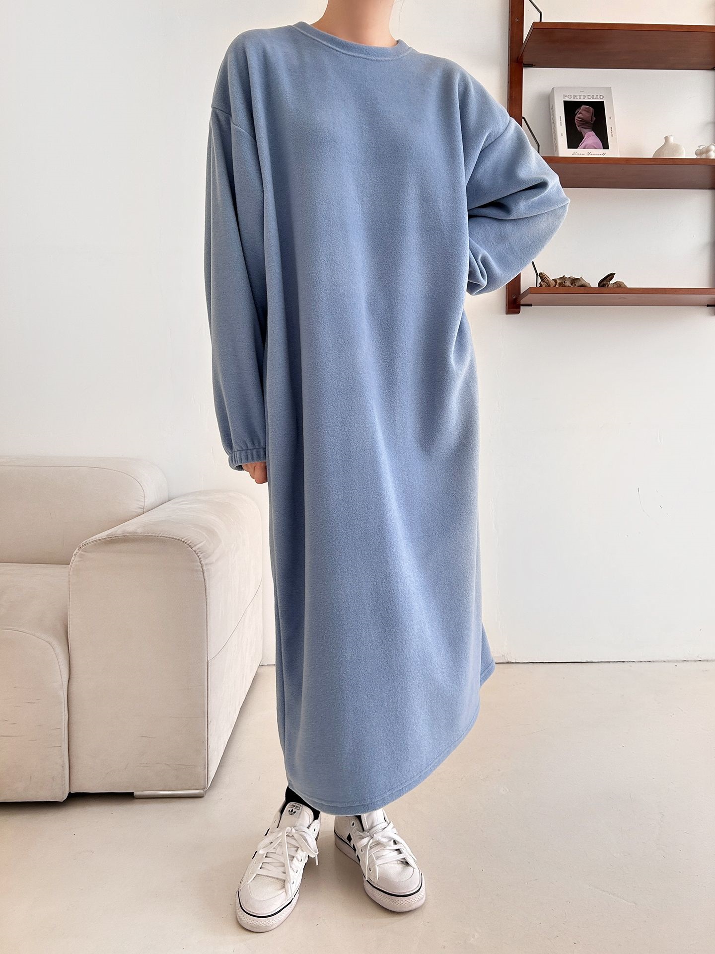 フリースラウンドネックボクシーロング無地カラーワンピース | 詳細画像31