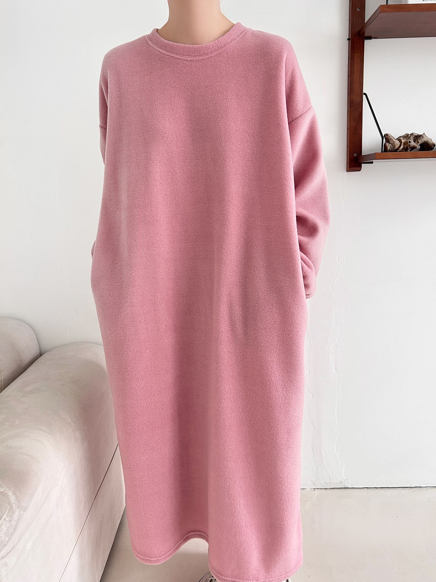 フリースラウンドネックボクシーロング無地カラーワンピース | 詳細画像34