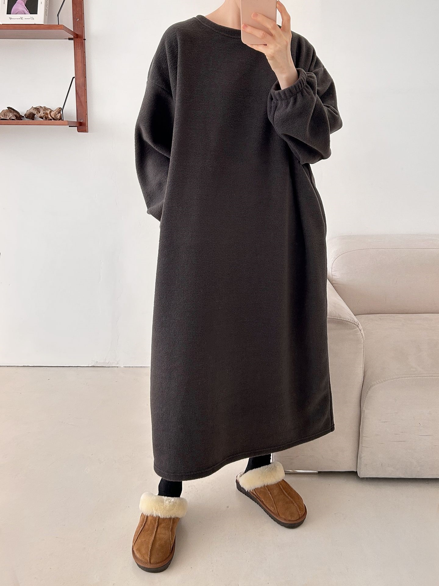 フリースラウンドネックボクシーロング無地カラーワンピース | 詳細画像40