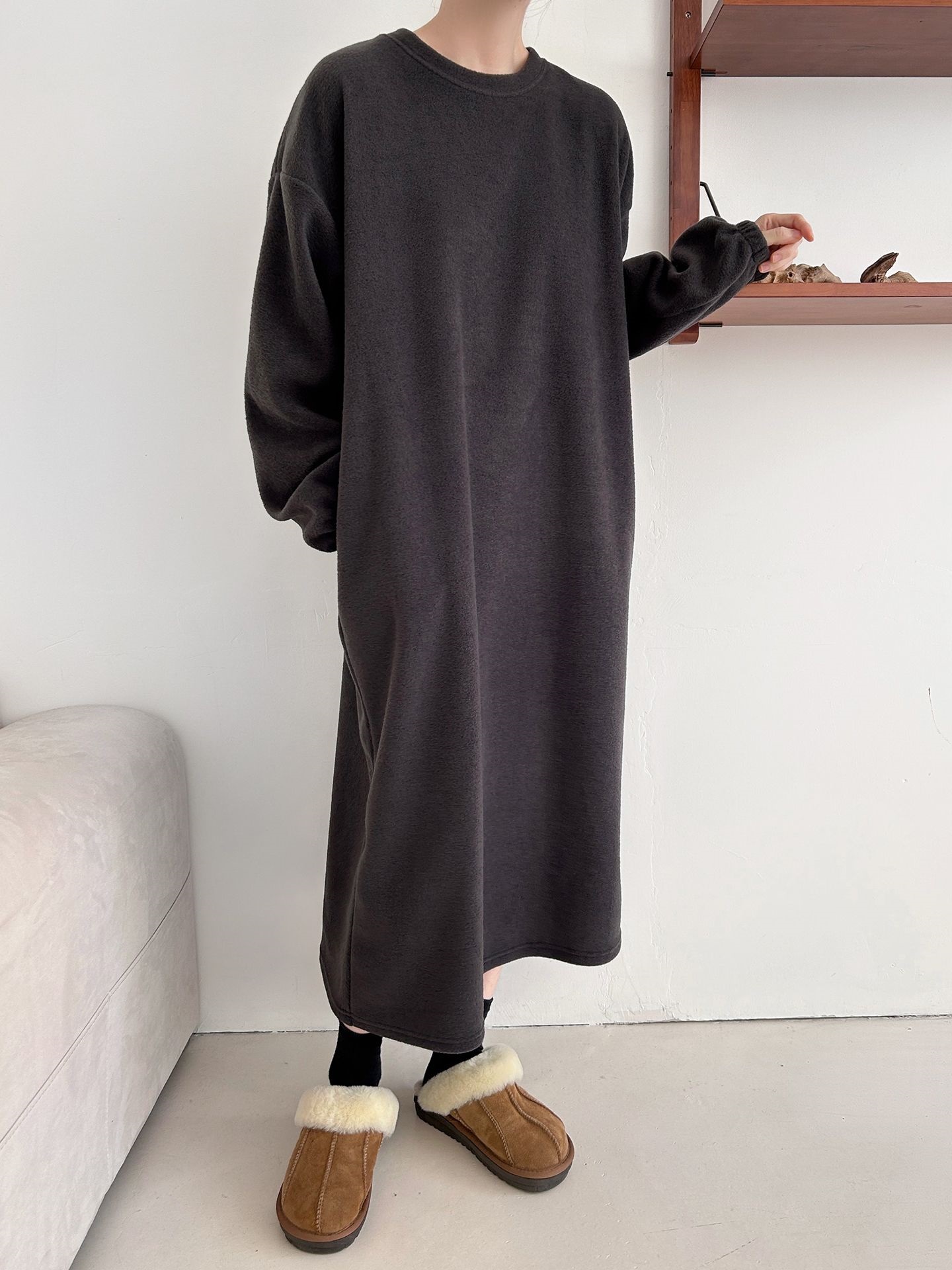 フリースラウンドネックボクシーロング無地カラーワンピース | 詳細画像44