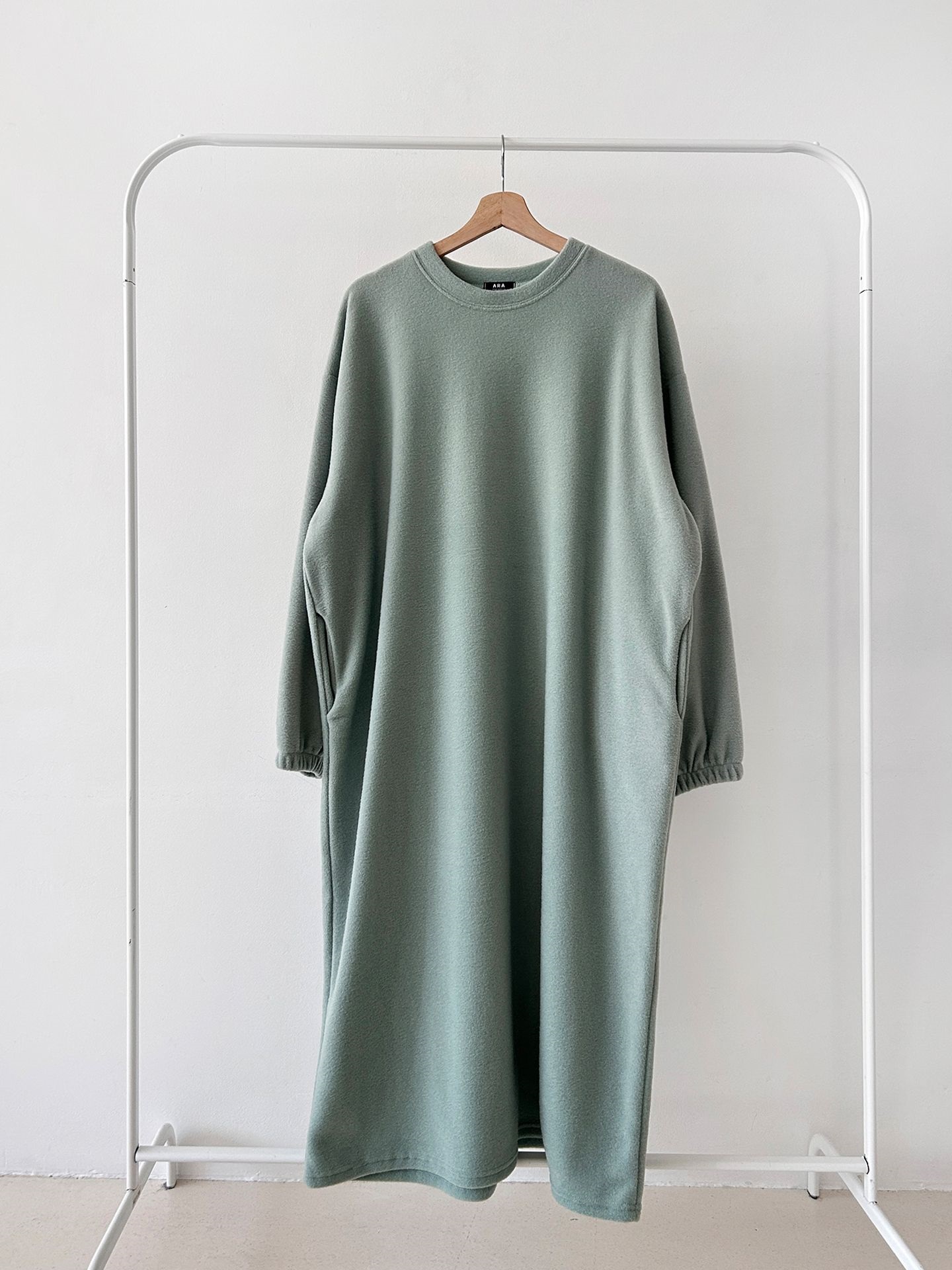 フリースラウンドネックボクシーロング無地カラーワンピース | 詳細画像46