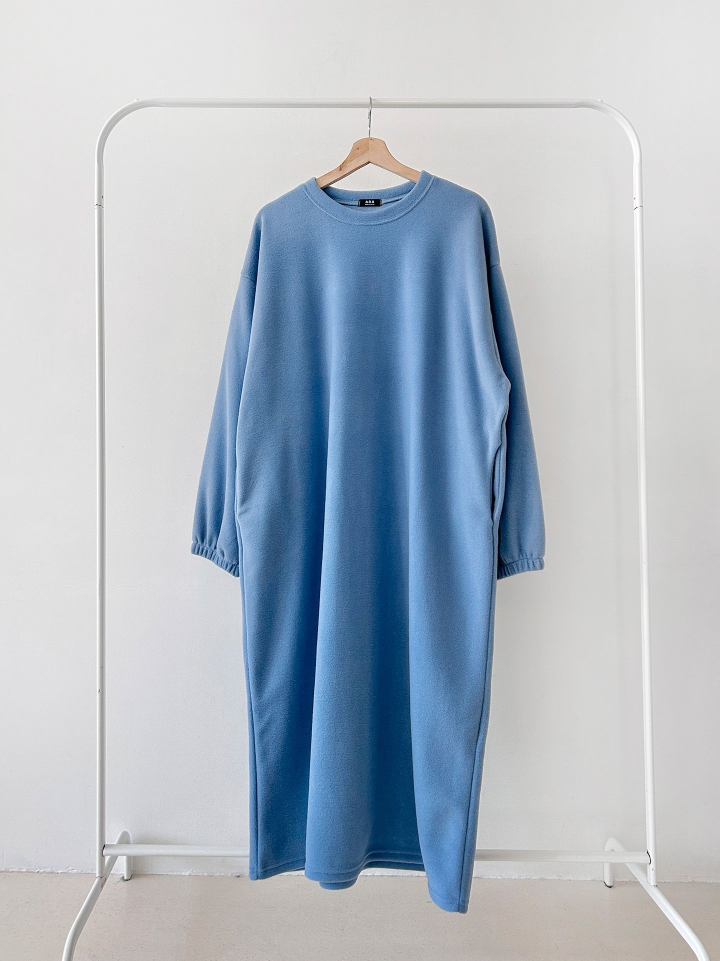 フリースラウンドネックボクシーロング無地カラーワンピース | 詳細画像47