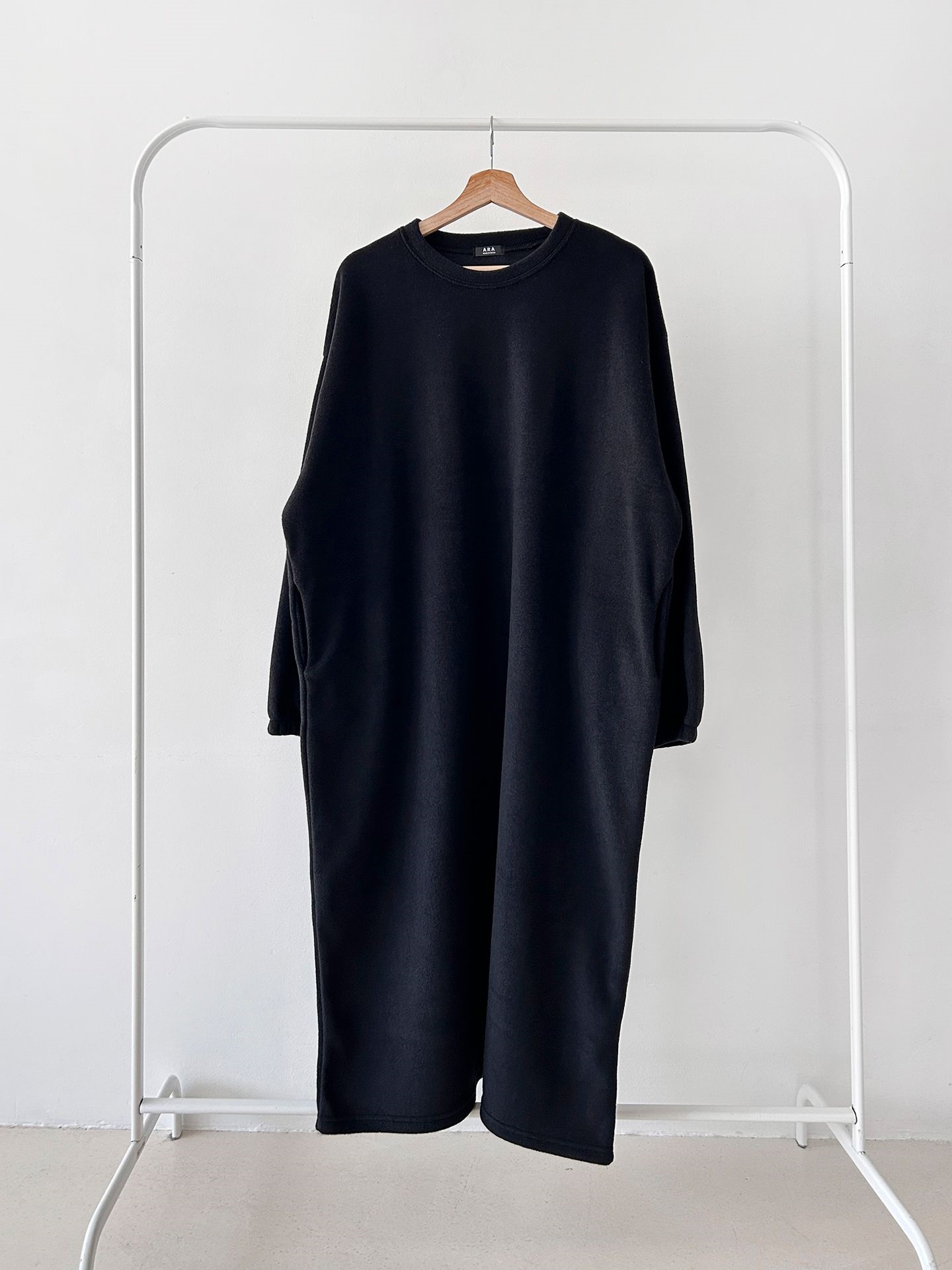フリースラウンドネックボクシーロング無地カラーワンピース | 詳細画像49