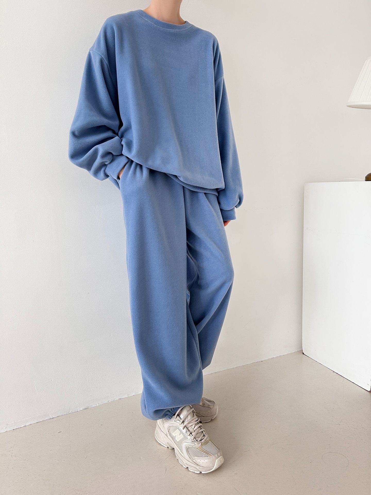 フリースラウンドネックウエストゴム長袖ジョガーカラーセットアップ | 詳細画像15