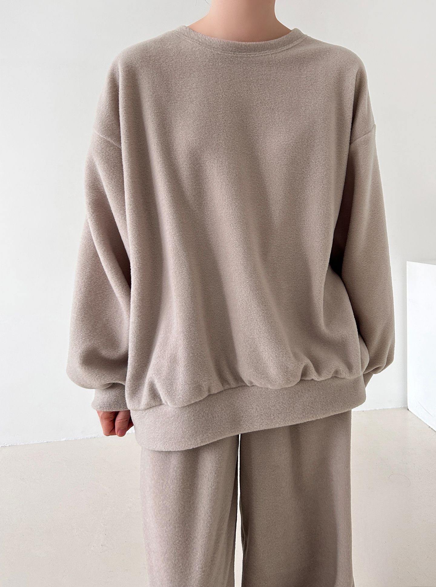 フリースラウンドネックウエストゴム長袖ジョガーカラーセットアップ | 詳細画像16