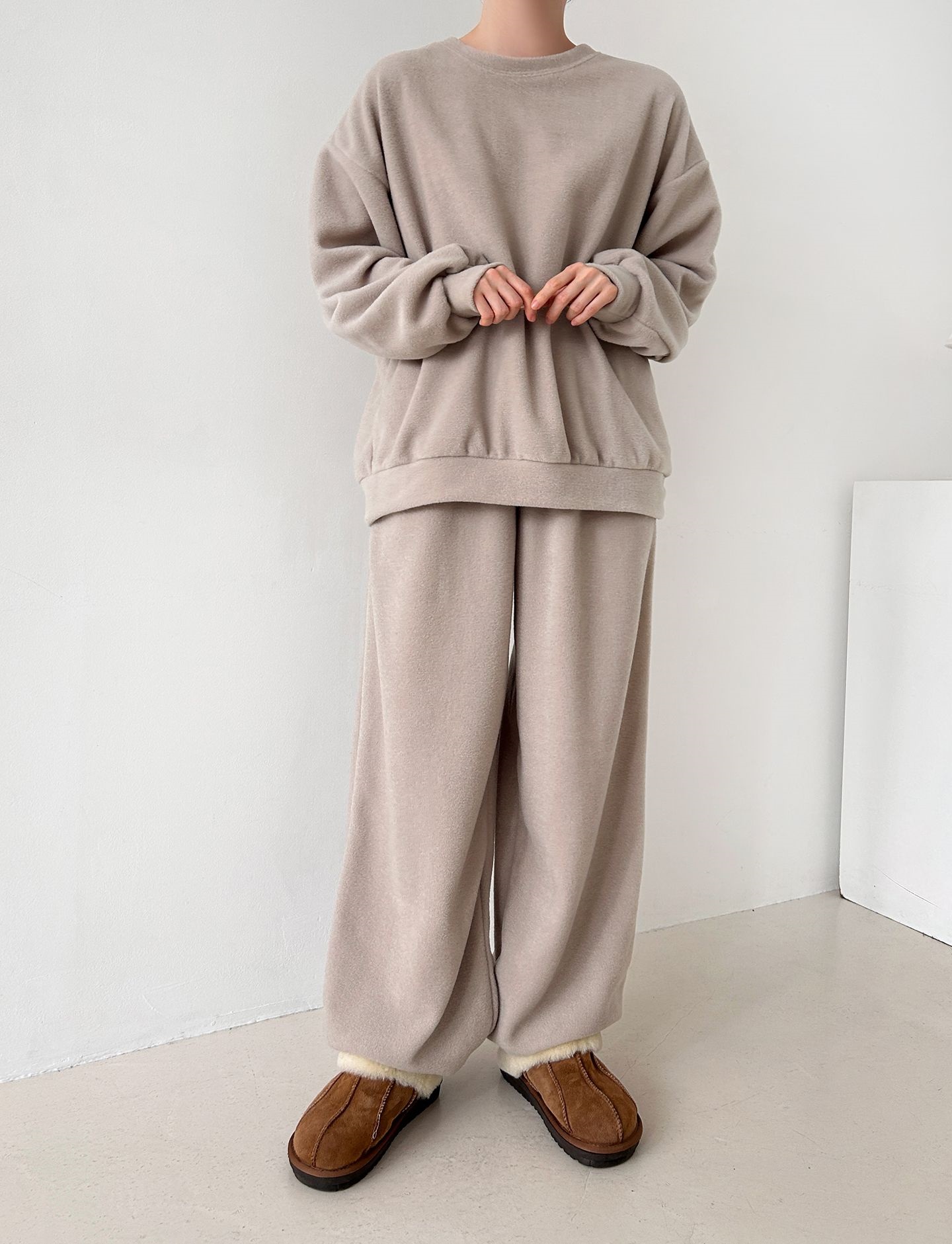 フリースラウンドネックウエストゴム長袖ジョガーカラーセットアップ | 詳細画像19