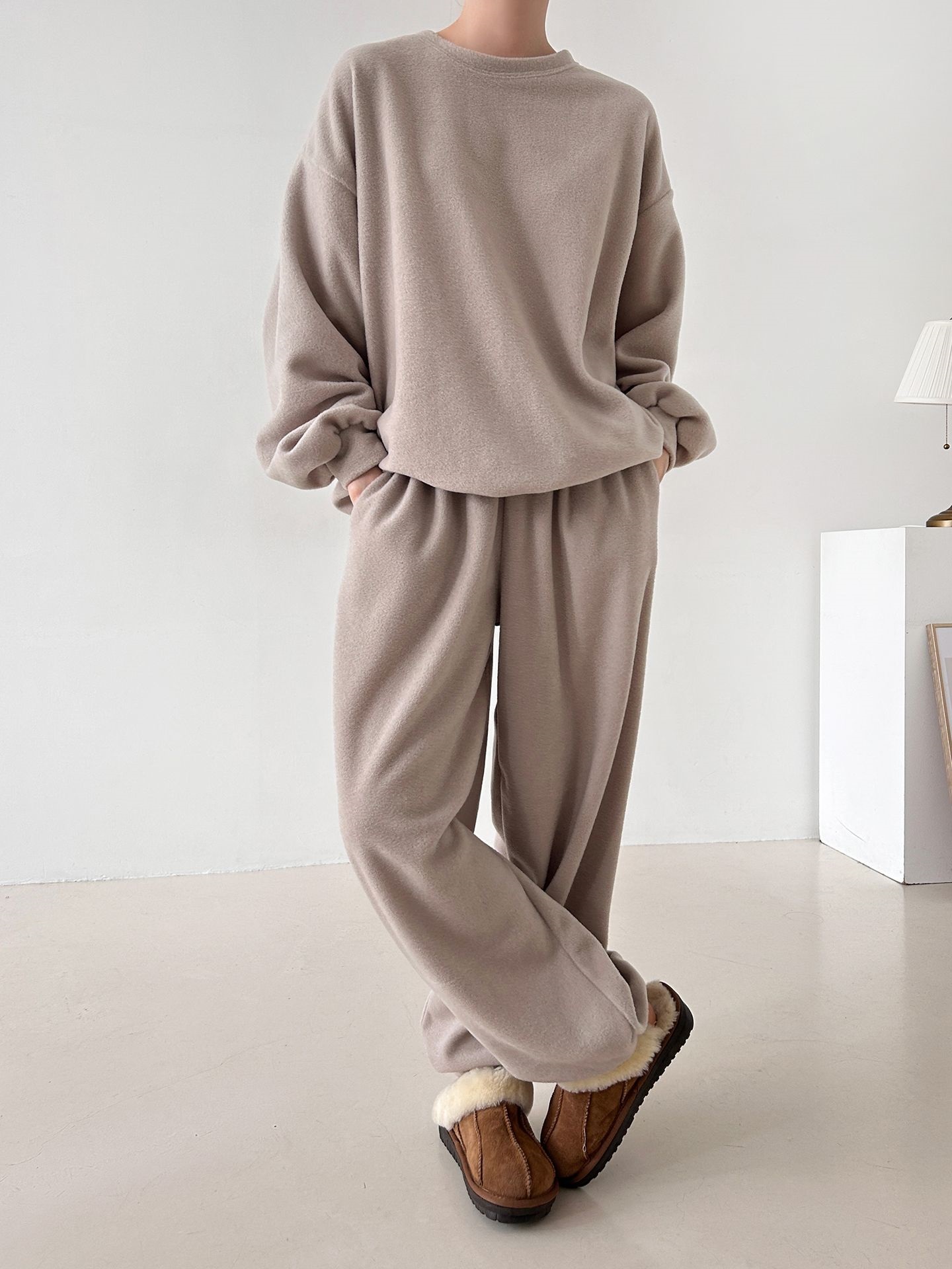 フリースラウンドネックウエストゴム長袖ジョガーカラーセットアップ | 詳細画像22