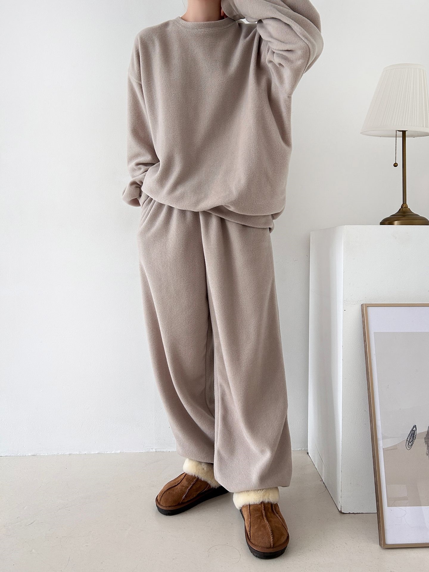 フリースラウンドネックウエストゴム長袖ジョガーカラーセットアップ | 詳細画像24