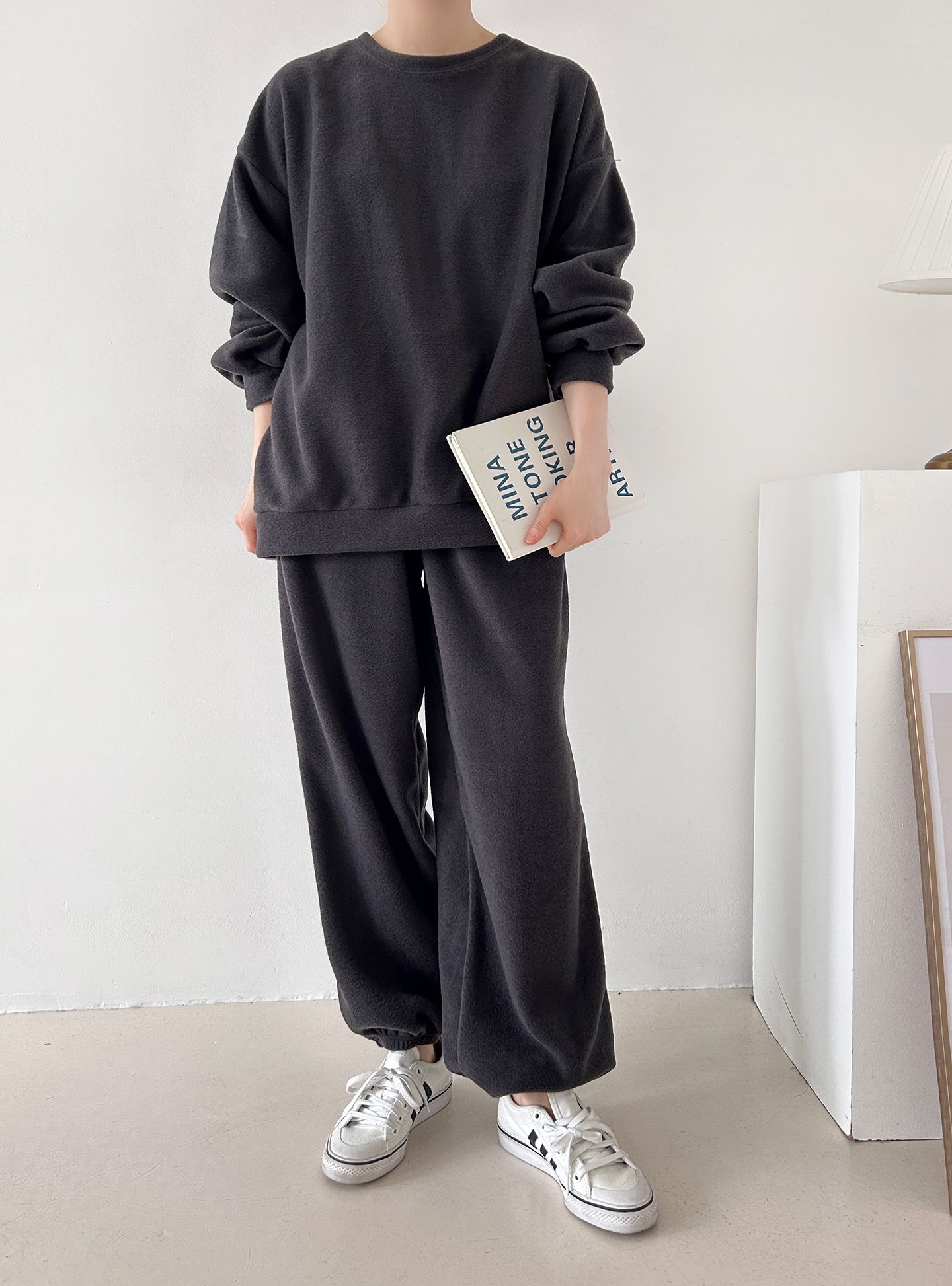 フリースラウンドネックウエストゴム長袖ジョガーカラーセットアップ | 詳細画像28